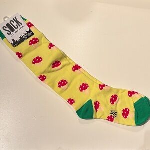 SOCK IT TO ME WOMENS KNEE HIGH MUSHROOM SOCKS